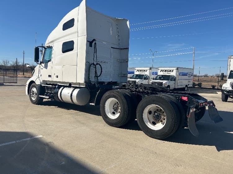 2023 Volvo VNL 760 — photo 5