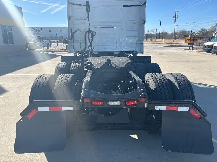 2023 Volvo VNL 760 — photo 6