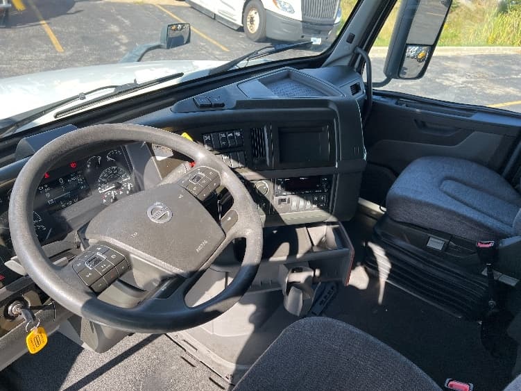 2022 Volvo VNL 760 — photo 10