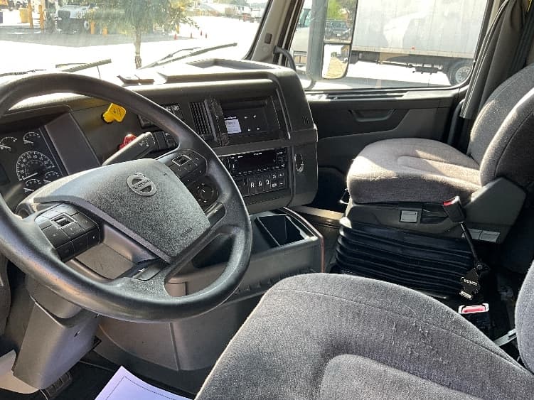 2022 Volvo VNL 760 — photo 10