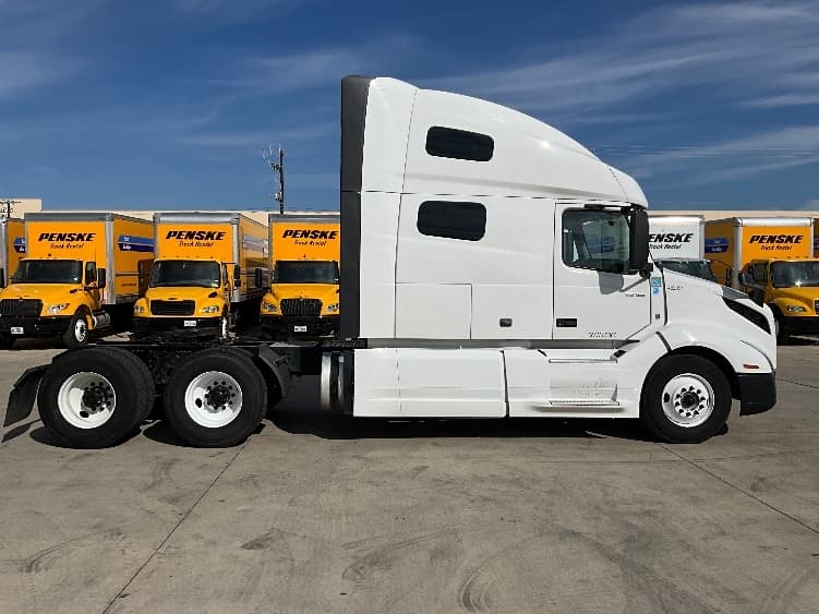 2022 Volvo VNL 760 — photo 8