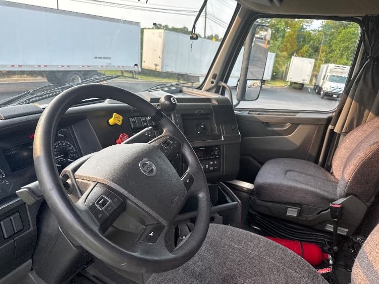 2022 Volvo VNL 760 — photo 10