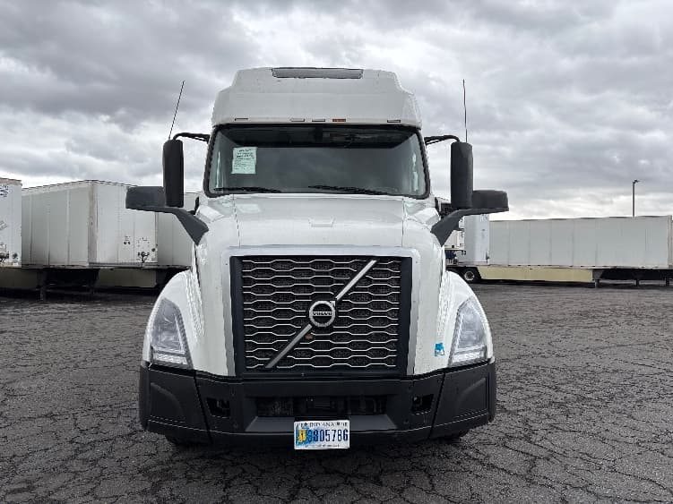 2022 Volvo VNL 760 — photo 2
