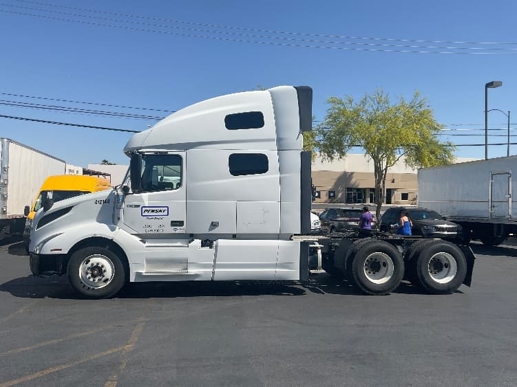 2022 Volvo VNL 760 — photo 4