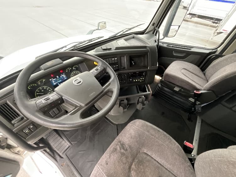 2022 Volvo VNL 760 — photo 10