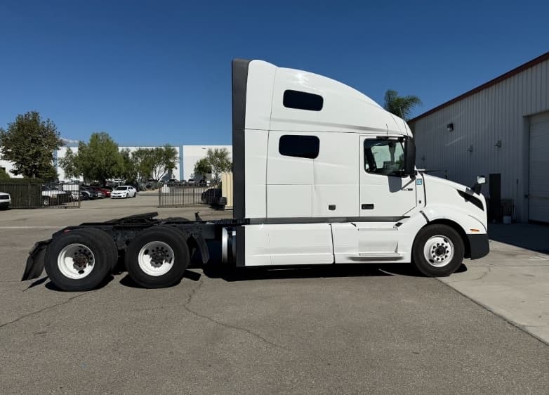 2022 Volvo VNL 760 — photo 4