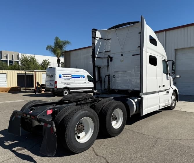 2022 Volvo VNL 760 — photo 7