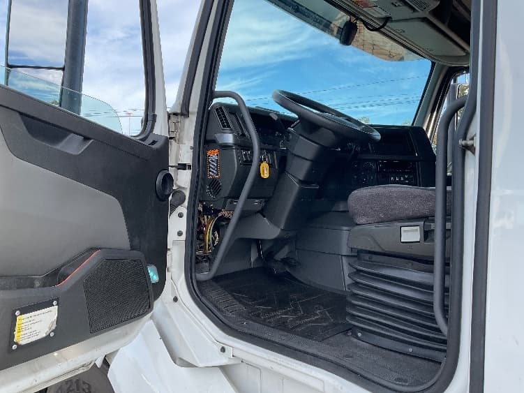 2022 Volvo VNL 760 — photo 9