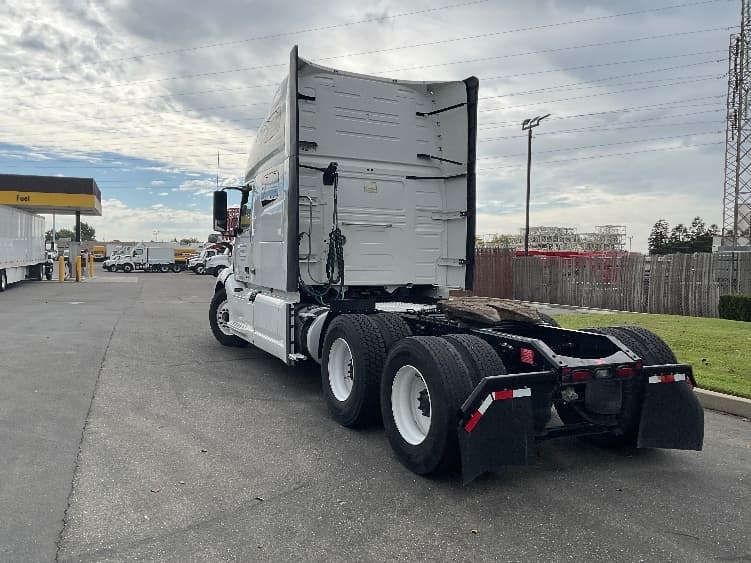 2022 Volvo VNL 760 — photo 5