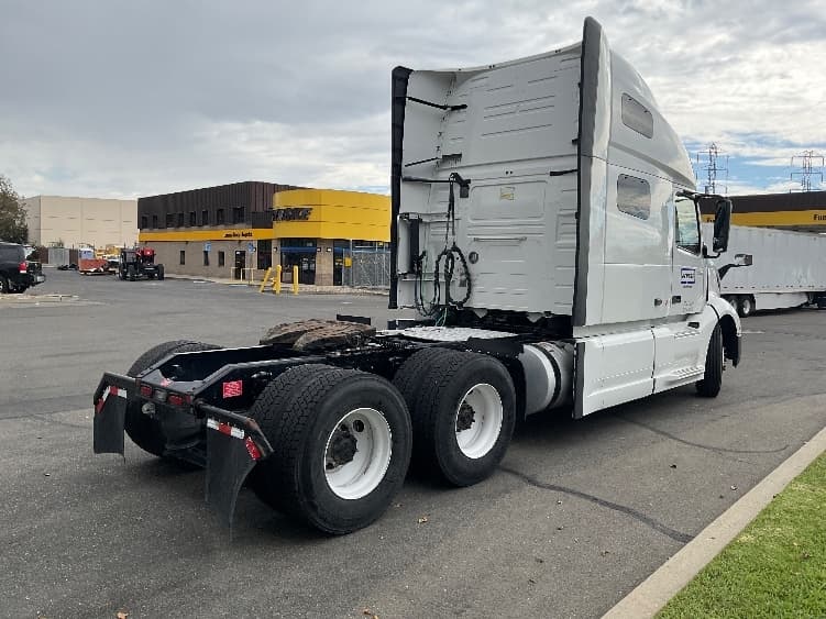 2022 Volvo VNL 760 — photo 7