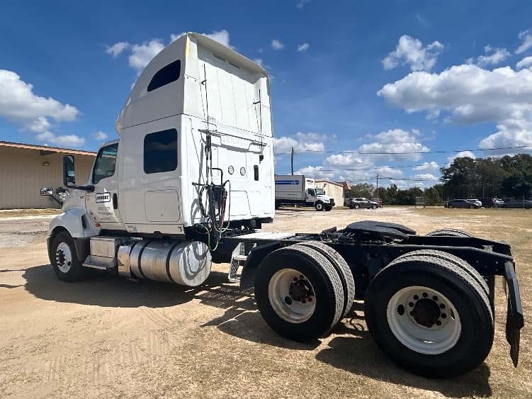 2022 International LT — photo 5