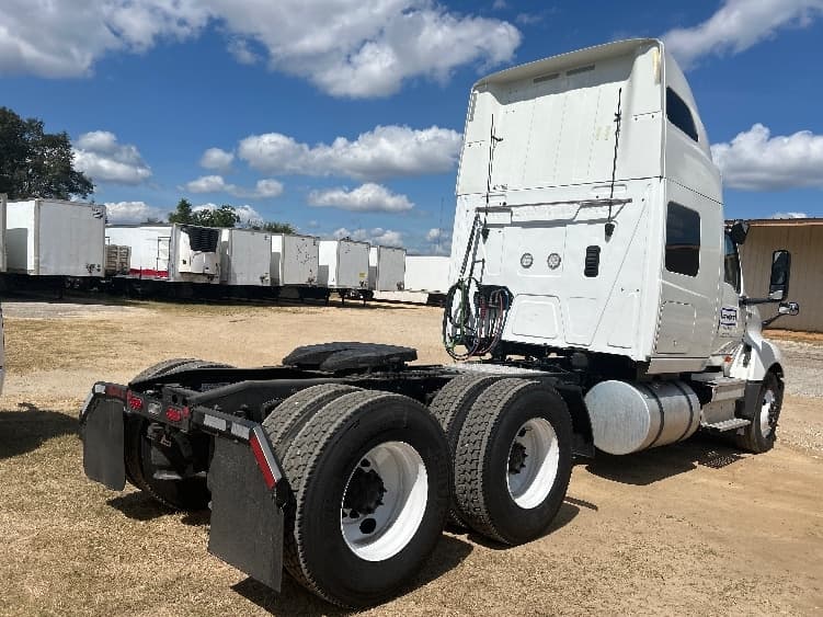 2022 International LT — photo 7