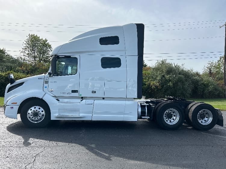 2022 Volvo VNL 760 — photo 4