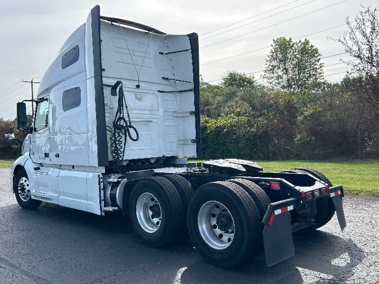 2022 Volvo VNL 760 — photo 5