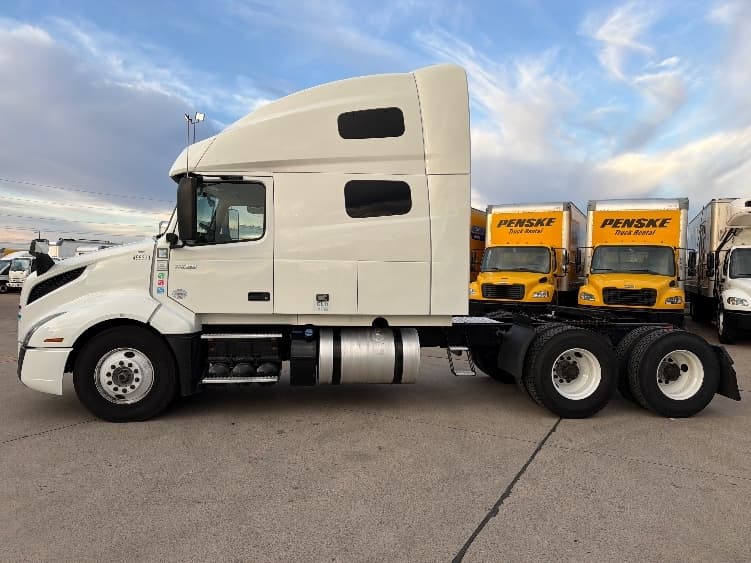 2023 Volvo VNL 760 — photo 4