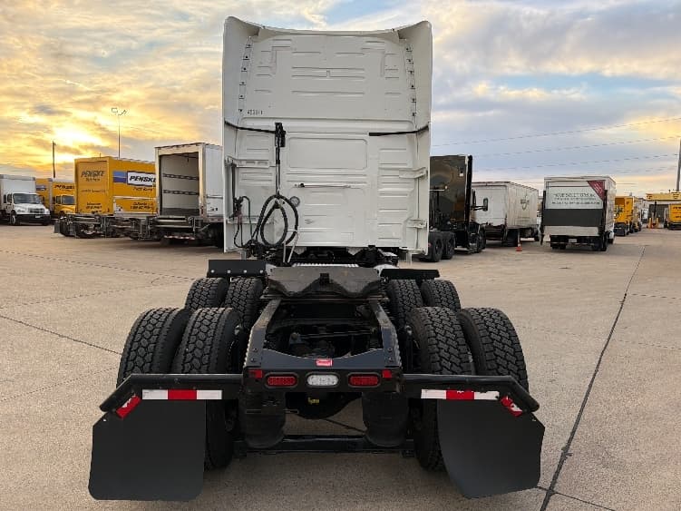 2023 Volvo VNL 760 — photo 6