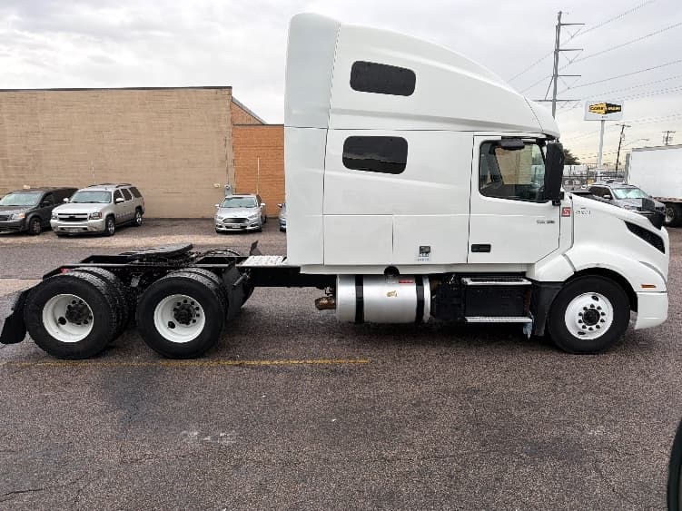 2023 Volvo VNL 760 — photo 8