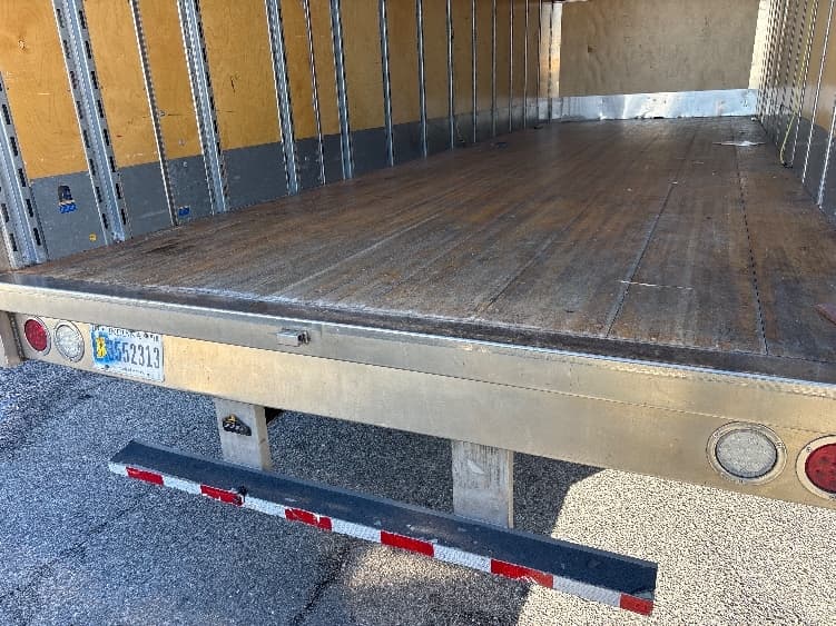 2022 Freightliner M2 106 — photo 10