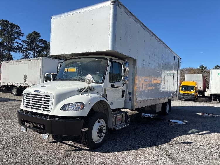 2022 Freightliner M2 106 — photo 3
