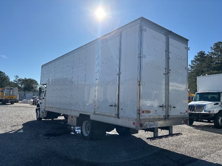 2022 Freightliner M2 106 — photo 6