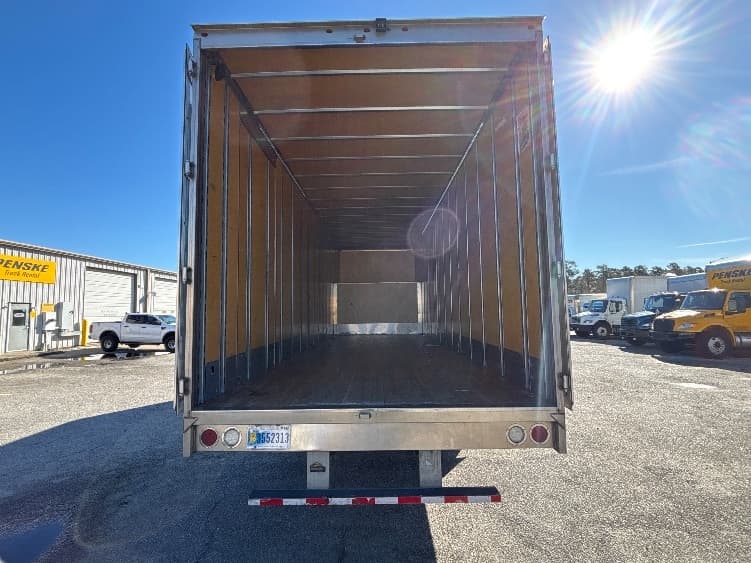 2022 Freightliner M2 106 — photo 9