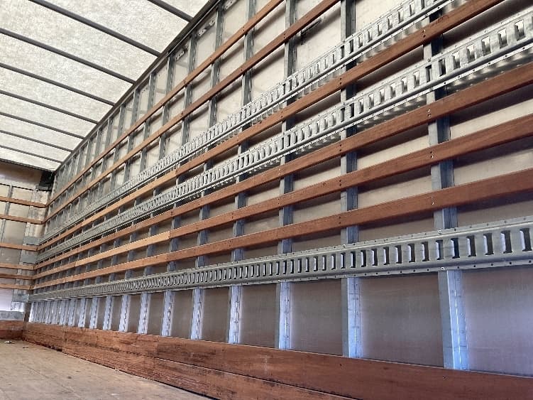 2022 Freightliner M2 106 — photo 10