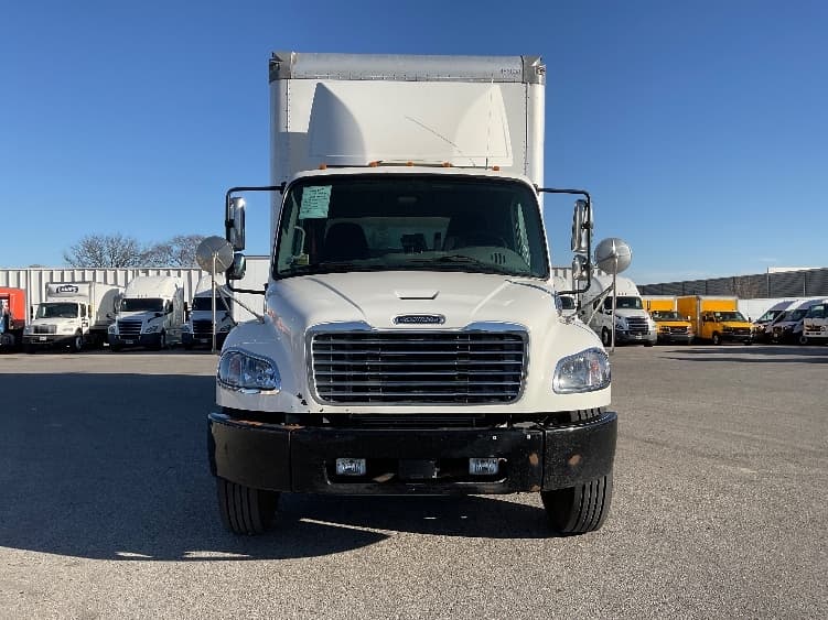 2022 Freightliner M2 106 — photo 2