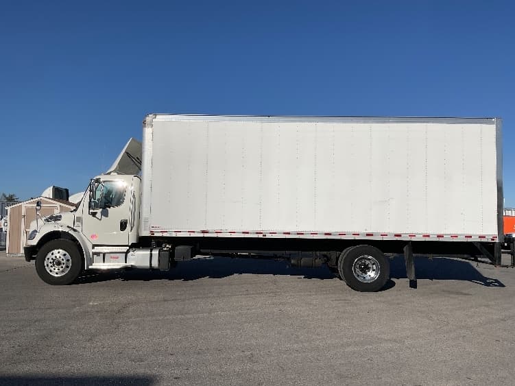 2022 Freightliner M2 106 — photo 4