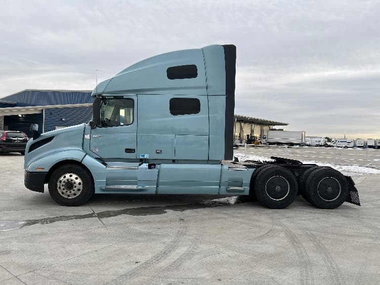2023 Volvo VNL 760 — photo 4