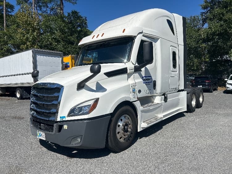 2022 Freightliner Cascadia — photo 3