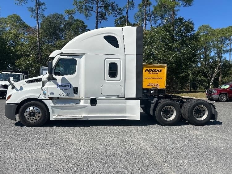 2022 Freightliner Cascadia — photo 4