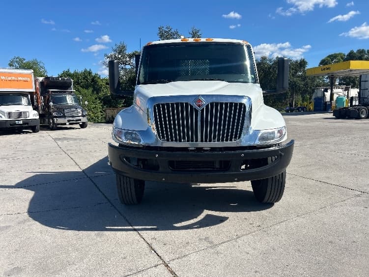 2023 International MV — photo 2