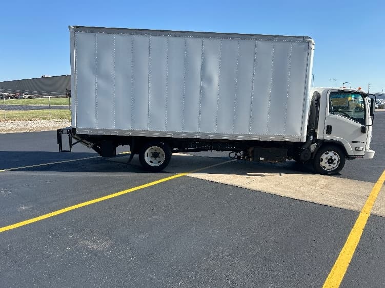 2022 Isuzu NQR — photo 4