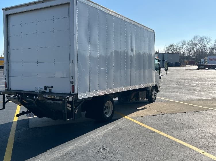 2022 Isuzu NQR — photo 6