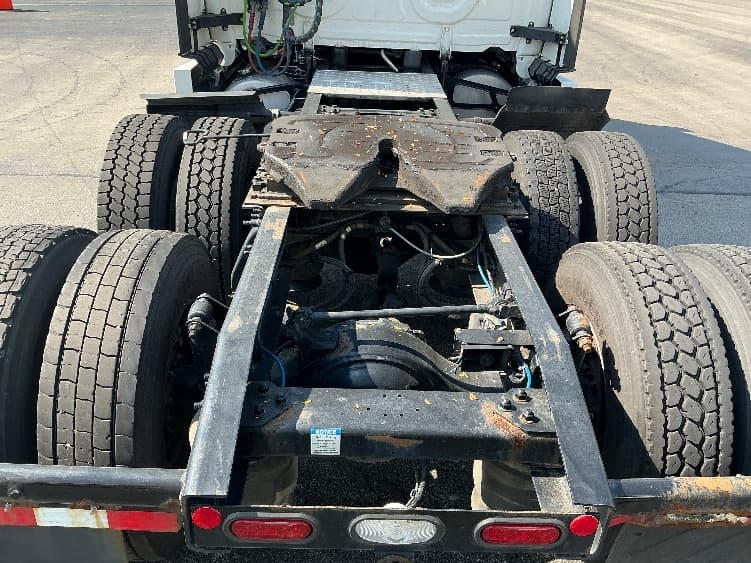 2022 Freightliner Cascadia — photo 6