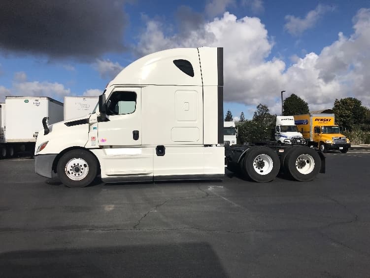 2022 Freightliner Cascadia — photo 4