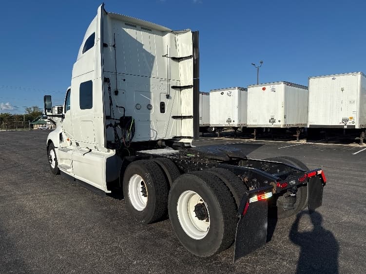 2022 International LT — photo 5