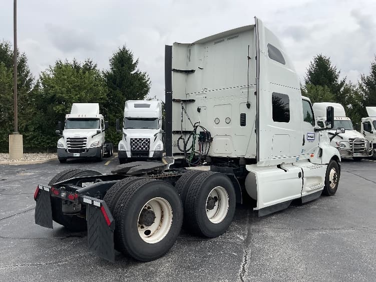 2022 International LT — photo 7