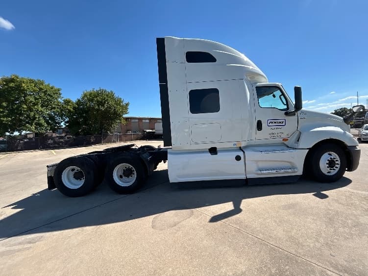 2022 International LT — photo 8