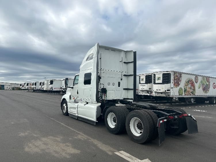 2022 International LT — photo 5