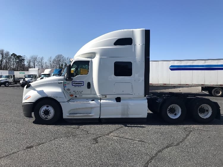 2022 International LT — photo 4