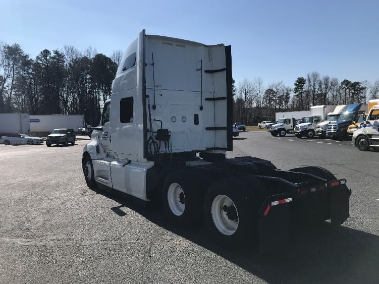 2022 International LT — photo 5