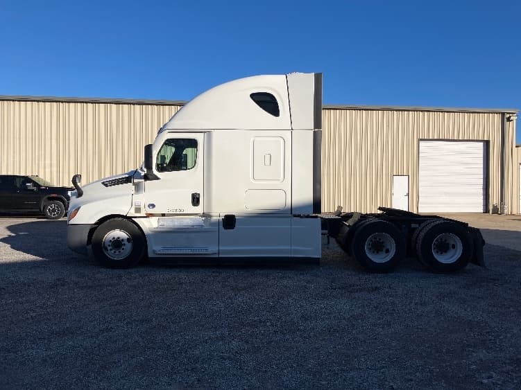 2022 Freightliner Cascadia — photo 4