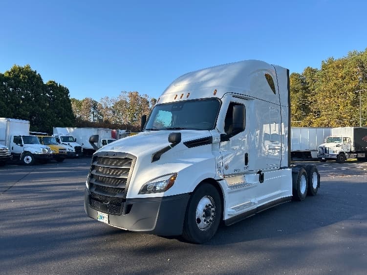 2022 Freightliner Cascadia — photo 3