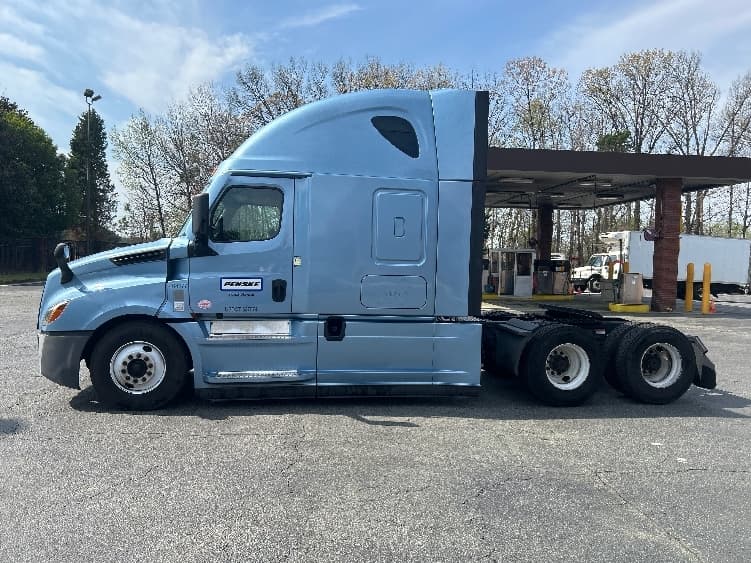 2022 Freightliner Cascadia — photo 4