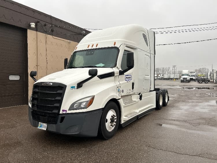 2022 Freightliner Cascadia — photo 3