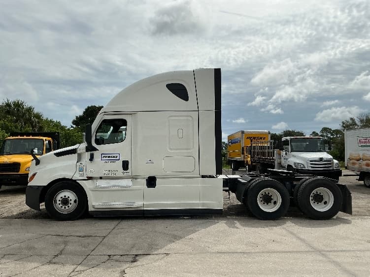 2022 Freightliner Cascadia — photo 4