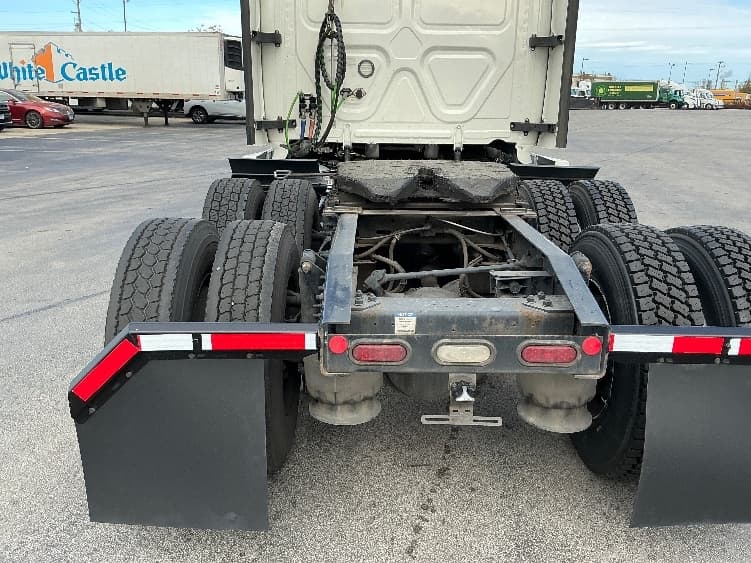 2022 Freightliner Cascadia — photo 6