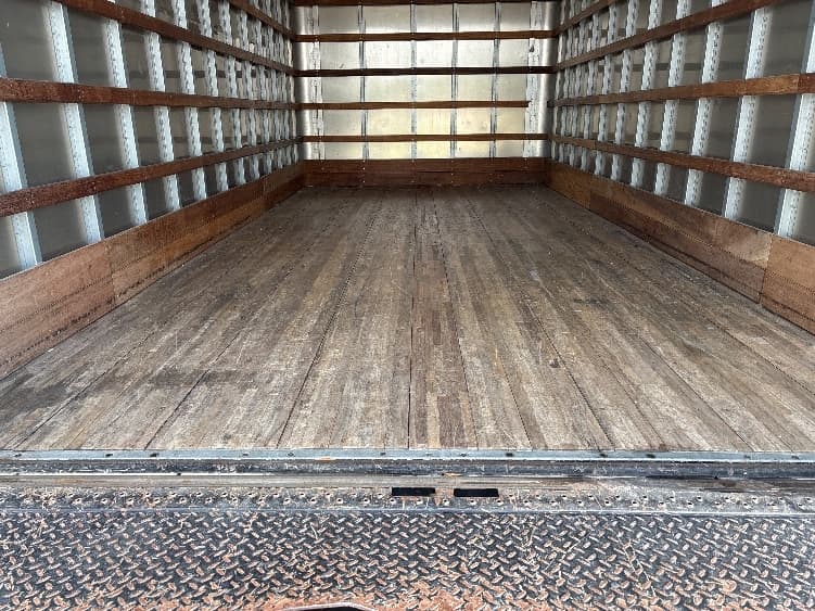 2022 Isuzu NRR — photo 10