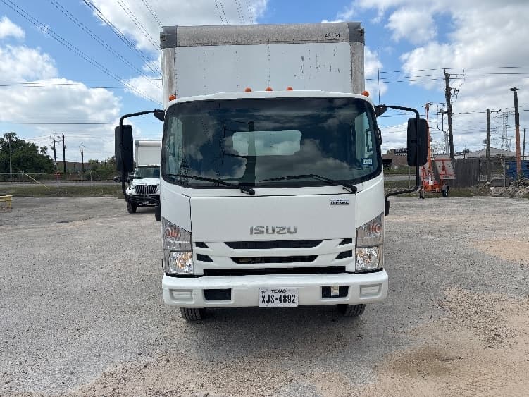 2022 Isuzu NRR — photo 2